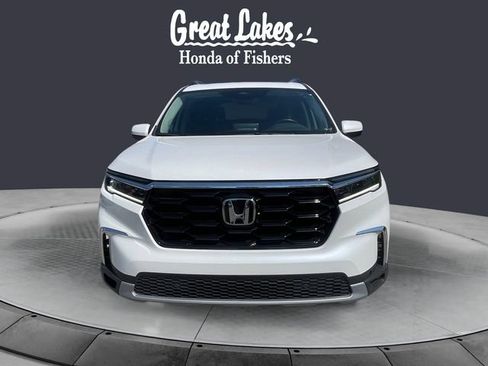 Used 2025 Honda Pilot Touring image 8