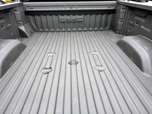 Used 2025 GMC Sierra 2500 AT4 AWD/4WD image 12
