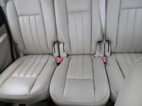 Used 2005 Lincoln Aviator AWD image 24