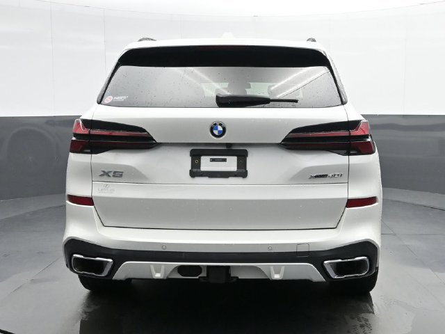 Used 2025 BMW X5 xDrive40i w/ M Sport Package AWD/4WD image 10