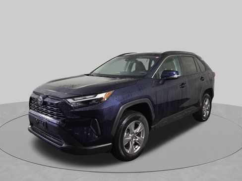 Used 2025 Toyota RAV4 XLE AWD/4WD image 2