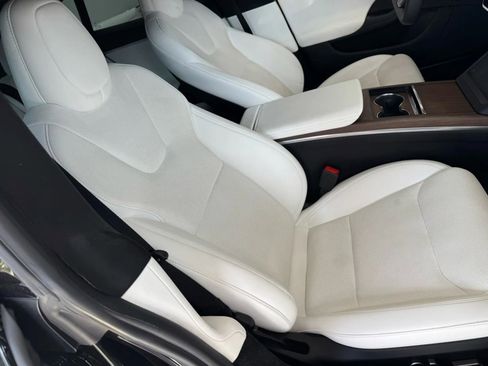 Used 2022 Tesla Model S image 13