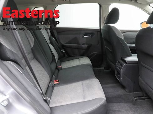 Used 2022 Nissan Rogue SV image 24