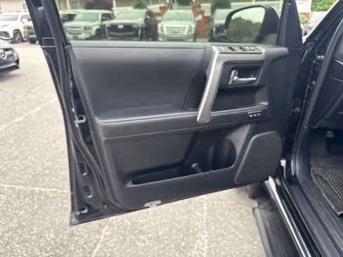 Used 2024 Toyota 4Runner Limited AWD/4WD image 28