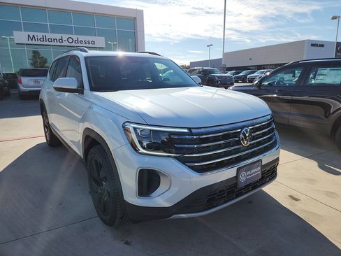 New 2026 Volkswagen Atlas SE image 1
