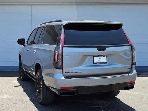 Certified 2023 Cadillac Escalade Sport w/ LPO, ONYX Package AWD/4WD image 3