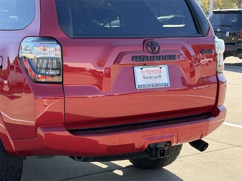 Used 2023 Toyota 4Runner SR5 Premium image 6