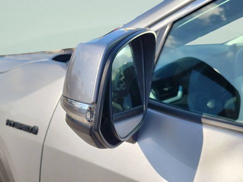 Certified 2020 Toyota RAV4 LE AWD/4WD image 26