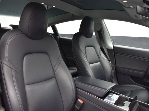 Used 2019 Tesla Model 3 Long Range image 16