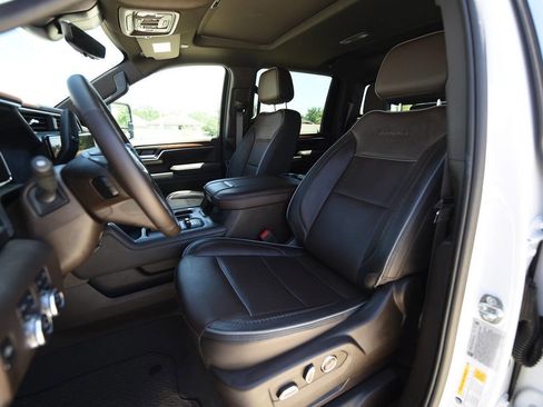 Used 2024 GMC Sierra 3500 Denali w/ Denali Reserve Package image 12