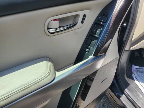 Used 2010 MAZDA CX-9 Grand Touring w/ Moonroof & Bose Audio Pkg FWD image 9