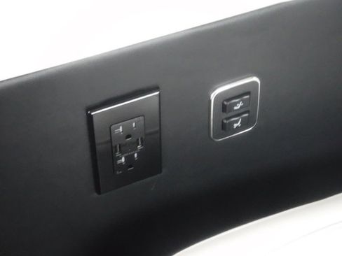 Used 2023 Mercedes-Benz Sprinter 3500 w/ Parking Package image 65