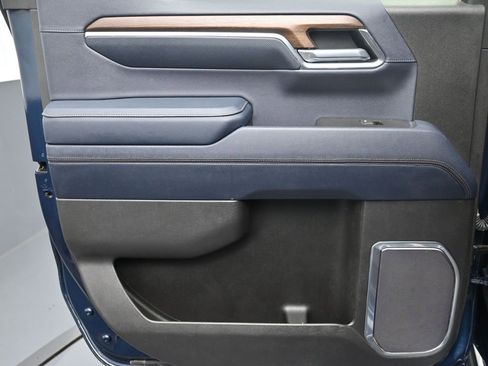 Used 2023 Chevrolet Silverado 1500 High Country w/ Technology Package image 22