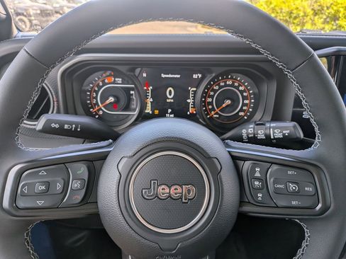 New 2026 Jeep Wrangler Unlimited Rubicon w/ Xtreme 35 Tire Package AWD/4WD image 33