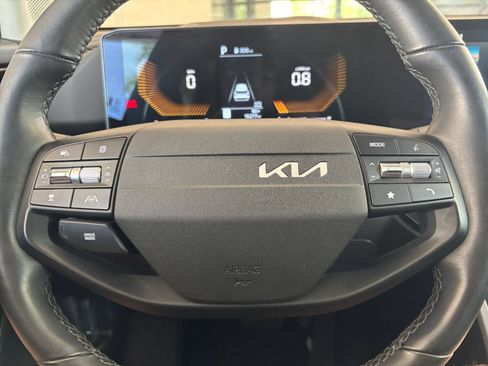 Used 2026 Kia Sportage LX FWD image 28