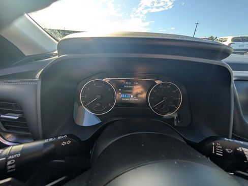 Used 2024 Nissan Rogue SV image 33