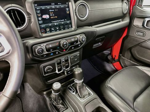 Used 2023 Jeep Wrangler Unlimited Sahara AWD/4WD image 26