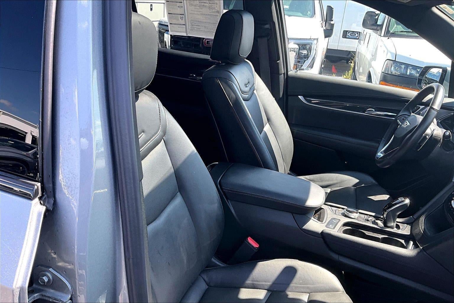 Used 2024 Cadillac XT6 Sport w/ Technology Package AWD/4WD image 7