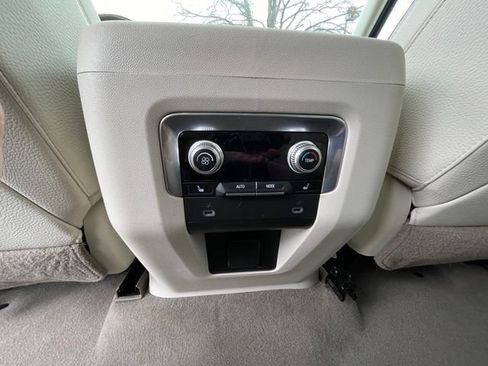 Used 2021 GMC Yukon Denali w/ Denali Premium Package image 24