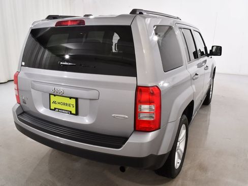 Used 2015 Jeep Patriot Latitude AWD/4WD image 12