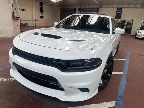 Used 2018 Dodge Charger SRT Hellcat w/ Harman/Kardon Audio Group RWD image 9
