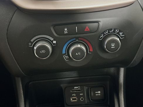 Used 2017 Jeep Cherokee Sport image 21