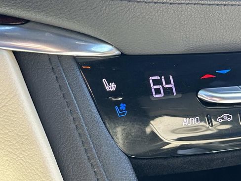 Used 2017 Cadillac XT5 Premium Luxury FWD image 31