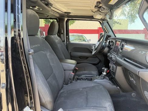 Used 2023 Jeep Wrangler Unlimited Sahara AWD/4WD image 29
