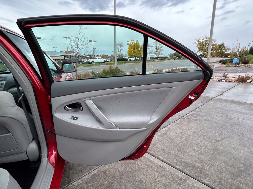Used 2011 Toyota Camry LE FWD image 27
