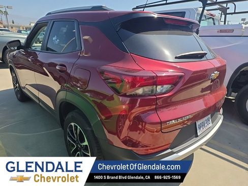 Used 2025 Chevrolet TrailBlazer LT FWD image 3