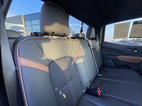 Used 2023 GMC Canyon AT4 w/ Technology Package image 28