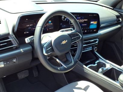 Used 2025 Chevrolet Traverse LT