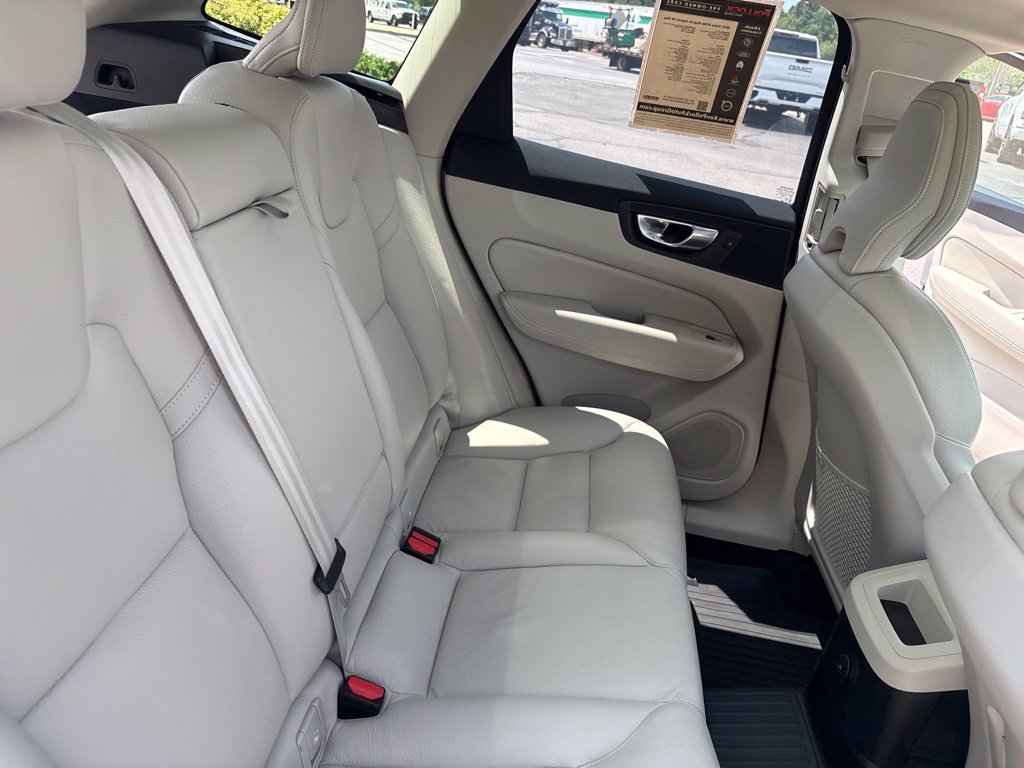 Certified 2025 Volvo XC60 T8 Plus w/ Protection Package Premier AWD/4WD image 38