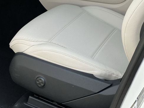 New 2026 Mercedes-Benz GLC 300 4MATIC image 12