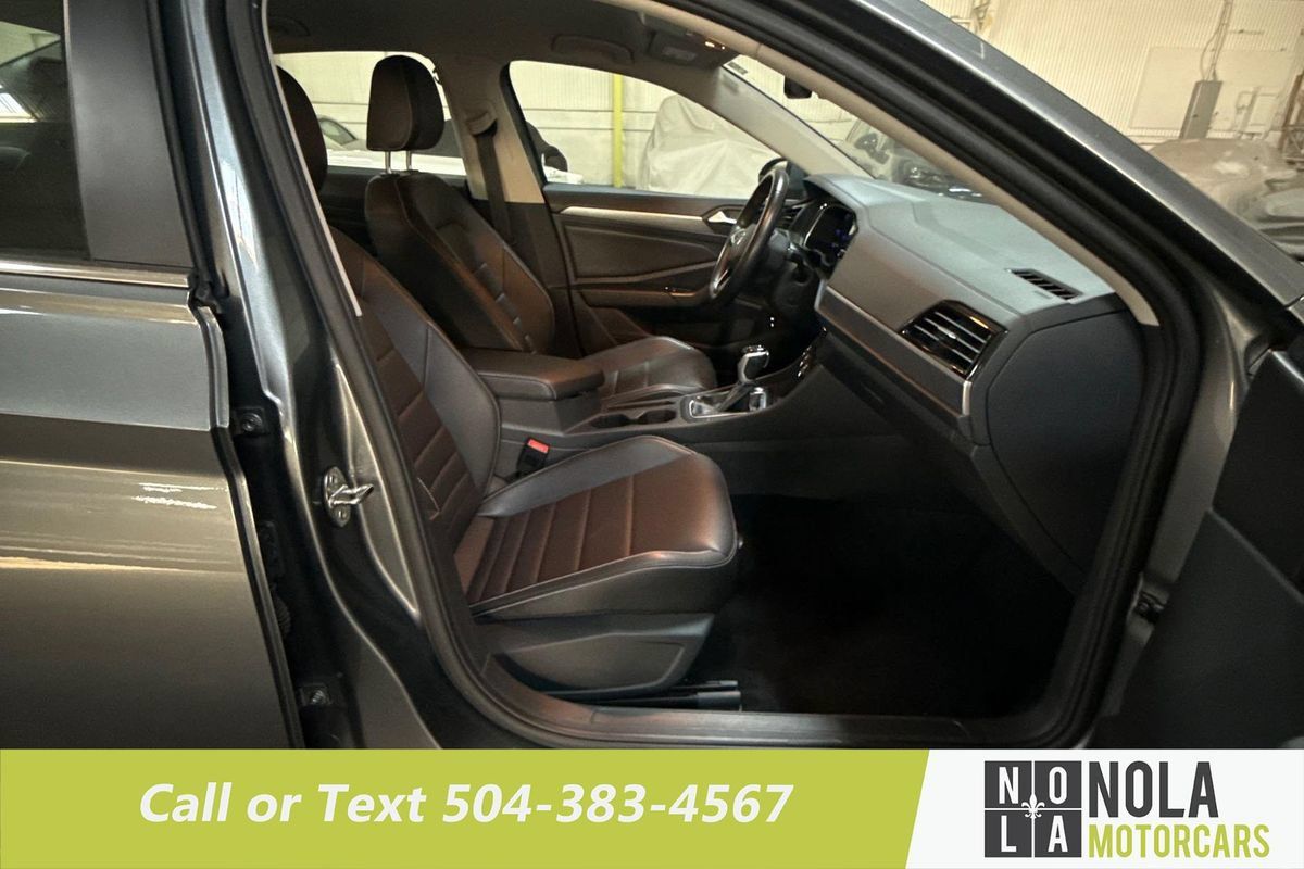 Used 2024 Volkswagen Jetta SE FWD image 29