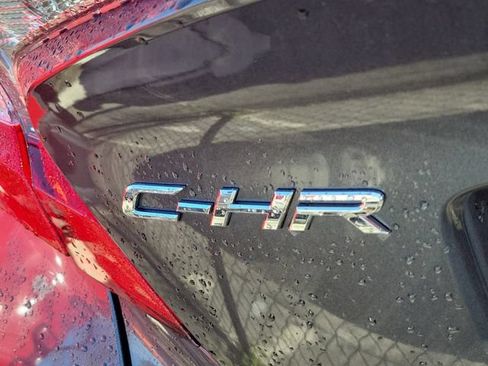 Used 2021 Toyota C-HR LE FWD image 4