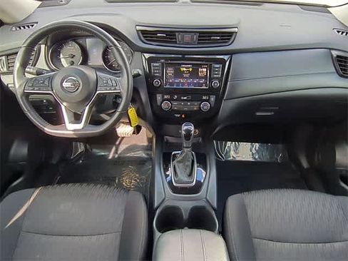 Used 2020 Nissan Rogue SV image 14