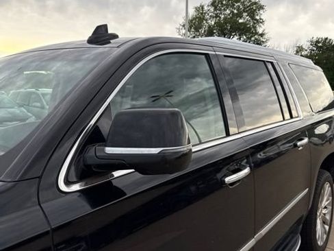 Used 2016 Cadillac Escalade ESV Premium AWD/4WD image 34