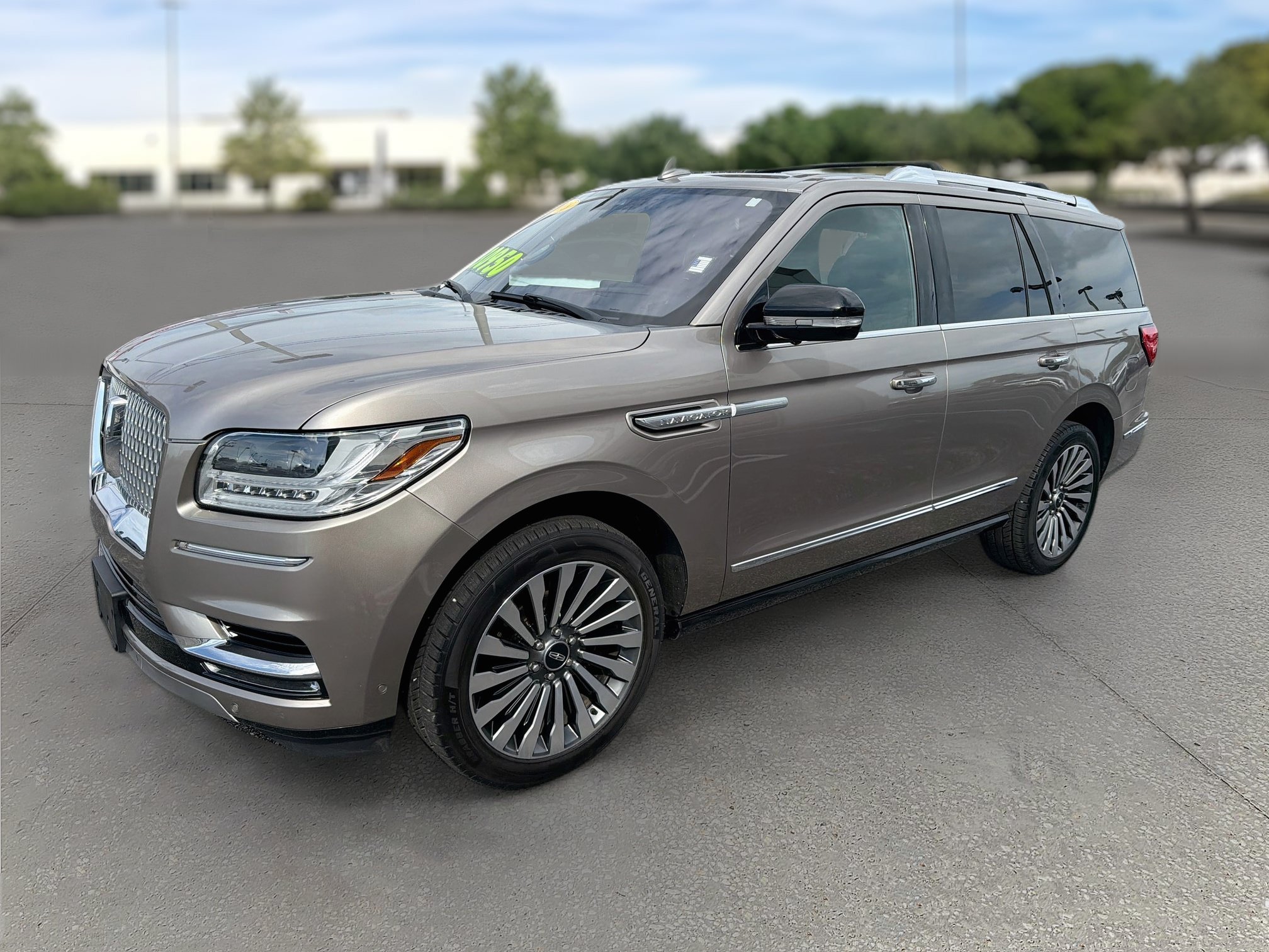 Used 2018 Lincoln Navigator Reserve w/ Technology Package AWD/4WD image 3