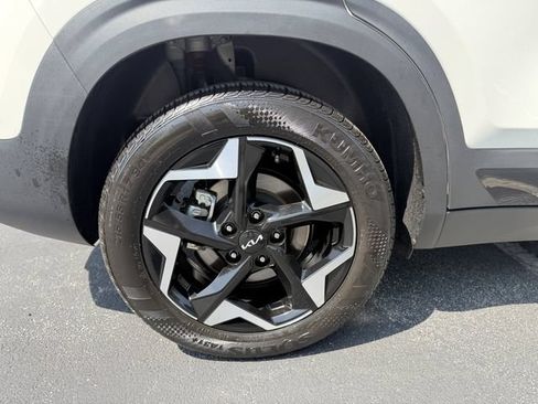 Certified 2025 Kia Seltos S AWD/4WD image 37