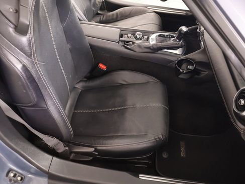Used 2020 MAZDA MX-5 Miata RF Grand Touring RWD image 13