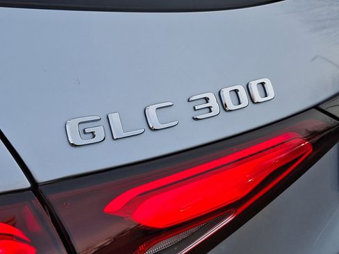 New 2025 Mercedes-Benz GLC 300 4MATIC image 21
