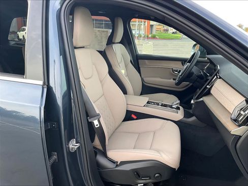 New 2026 Volvo XC90 B5 Plus w/ Protection Package image 32