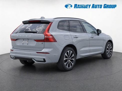 Used 2024 Volvo XC60 B5 Plus AWD/4WD image 4