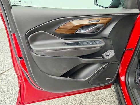 Used 2020 GMC Terrain Denali w/ Denali Premium Package FWD image 11