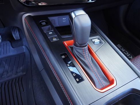 New 2026 Nissan Kicks SR FWD image 18