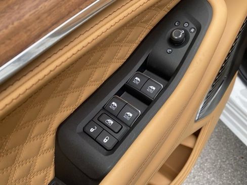 New 2025 Jeep Grand Cherokee L Summit image 13