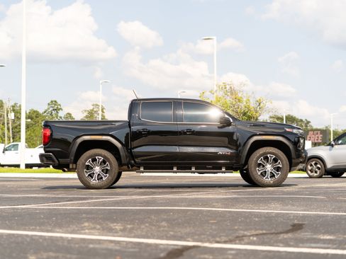 Used 2025 GMC Canyon AT4 w/ Technology Plus Package AWD/4WD image 5