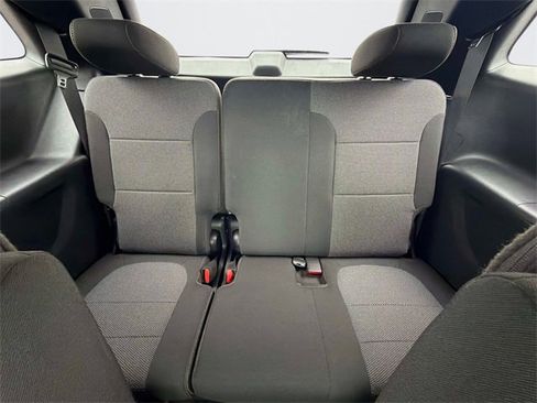 Used 2020 Chevrolet Traverse LT image 17