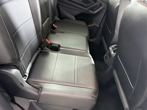 Used 2018 Volkswagen Tiguan SE w/ 18" Alloy Wheels Package image 23